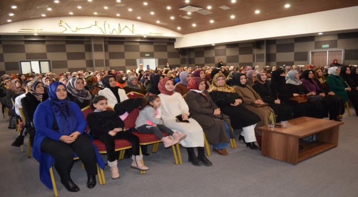 AK Parti Elazığ Kadın Kolları’ndan Regaip Kandili Programı