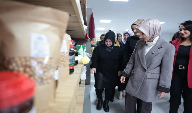 Bakan Mahinur Özdemir Göktaş, Elazığ'da Kadın Girişimcileri Ziyaret Etti