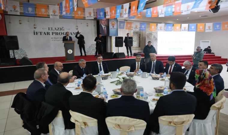 Cumhurbaşkanı Yardımcısı Cevdet Yılmaz Elazığlılarla İftarda Buluştu