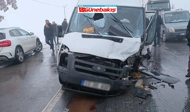 23 Araç Çarpıştı, 31 Kişi Yaralandı