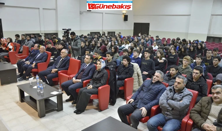 Dekanlar Liseli Öğrencilerle Vizyon Paylaşımı Yapıyor