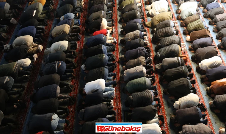 Elazığ'da Bayram Namazı Coşkusu
