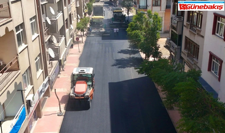 Elazığ’da Asfalt Çalışmaları Gece Gündüz Devam Ediyor