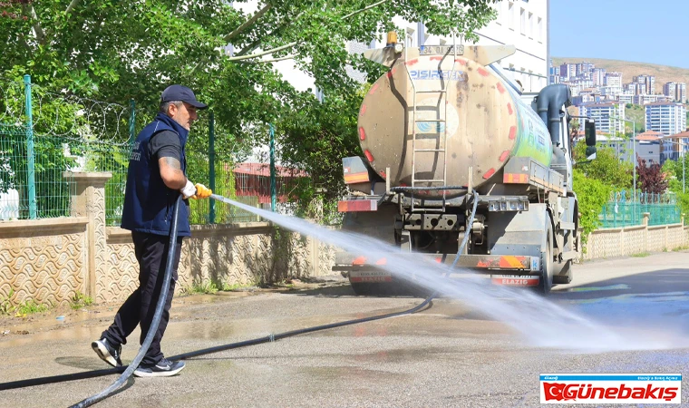 Elazığ’da Temizlik Seferberliği: Cadde ve Sokaklar Aralıksız Yıkanıyor