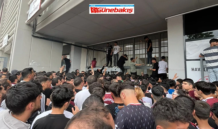 Elazığspor - Vanspor Maçında Taraftarlar Kapıda Kaldı