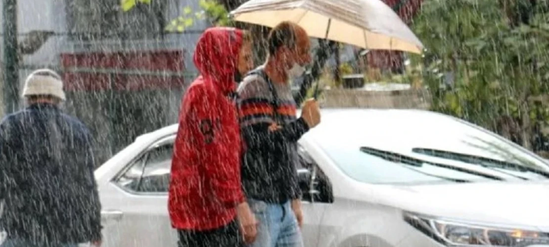 Hafta Sonu Yağışa Dikkat: Bazı Bölgelerde Sıcaklıklar Düşecek