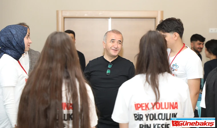 ‘İpek Yolu’na Bir Yolculuk, Bin Keşif’ Programı Elazığ’da Öğrencilerle Buluştu