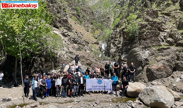 Karanlık Dere Kanyonu’nda Ters Lale İçin Doğa Yürüyüşü