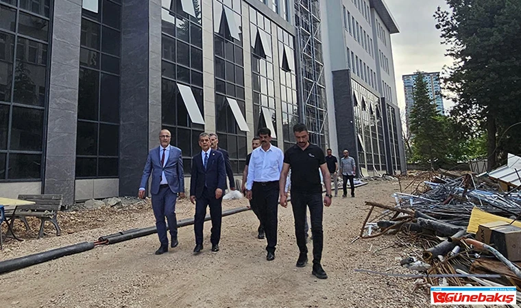 Prof. Dr. Erol Keleş, Çevre ve Şehircilik Müdürlüğü’nün Yeni Binasını İnceledi