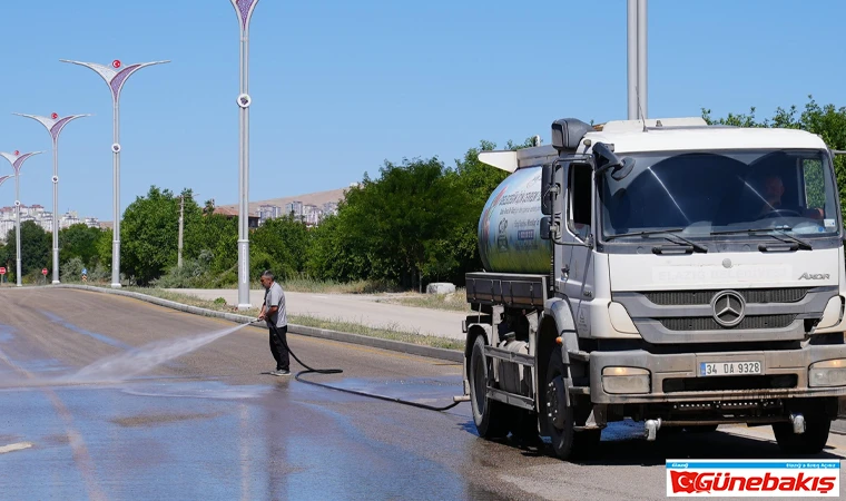 Elazığ Belediyesi’nden Aksaray Ve Hicret Mahallelerinde Kapsamlı Temizlik