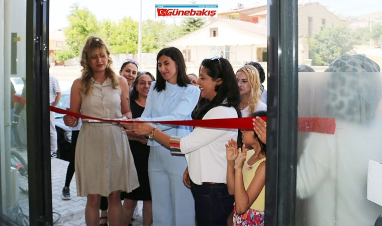 Elazığ’da Kadın Dayanışması Büyüyor: İlk Kadın Derneği Kapılarını Açtı