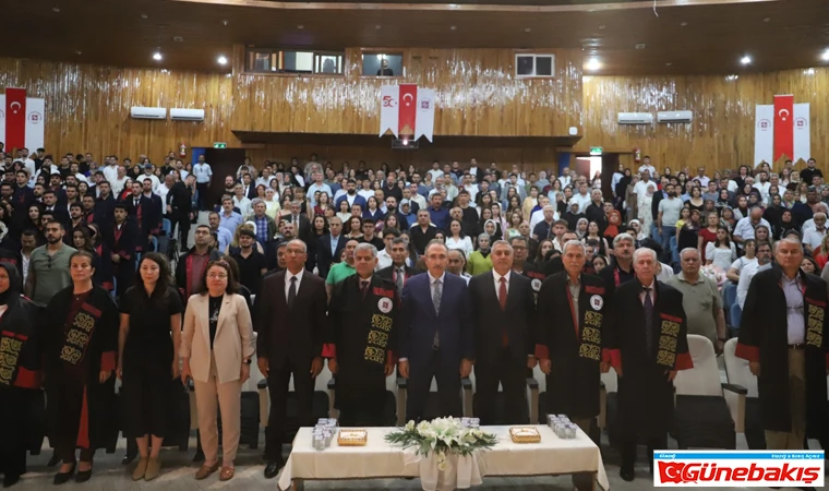 Fırat Üniversitesi 720 Mezununu Uğurladı