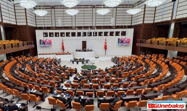 Meclis Yaz Tatilini Neden Erteledi?