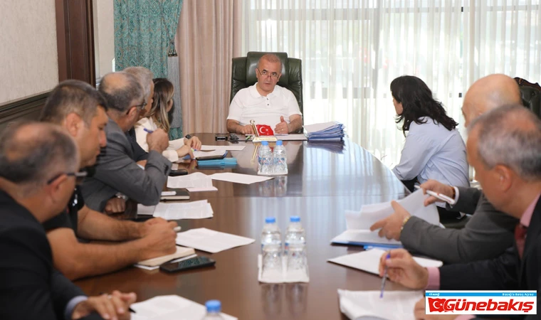 Vali Hatipoğlu, Vatandaşların Taleplerini Dinledi