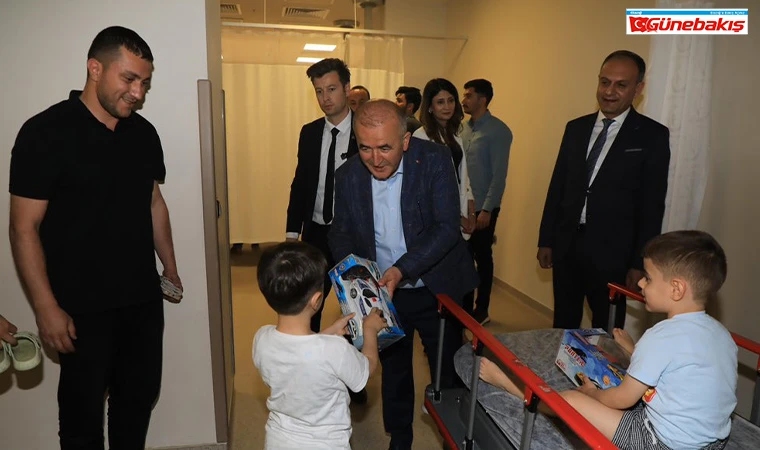 Vali Hatipoğlu ve Milletvekilleri Hastanede Bayram Ziyaretinde Bulundu