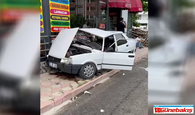 Elazığ’da 4 Araç Kazası: Fırına Dalan Araçta Büyük Facia Atlatıldı