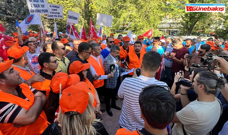 Türk-İş Elazığ’dan AK Parti İl Binası Önünde Eylem