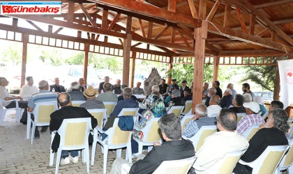 Hoş ve Koruk Köylerinde Zirai Don Sonrası Eğitim Toplantıları Sürüyor
