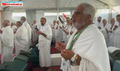 Arafat Vakfesi Başladı: Hacı Adayları Dualarla Cebel-i Rahme’ye Çıktı