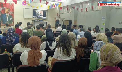 Karakoçan’da ‘Yüreklere Dokunan Öğretmen’ Konferansı