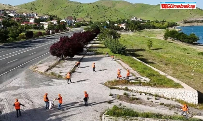 Karayollarından Hazar Gölü’nde Temizlik Mesajı: ‘Kirletmeyelim’
