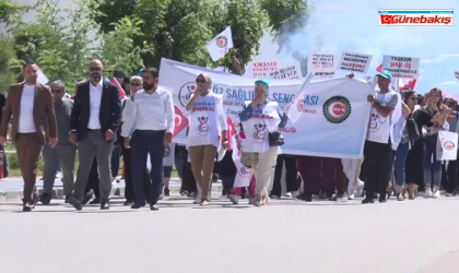 Sağlıkçılardan Zam Protestosu: ‘Siz Geçinebiliyorsanız, Biz de Geçinelim’
