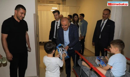 Vali Hatipoğlu ve Milletvekilleri Hastanede Bayram Ziyaretinde Bulundu