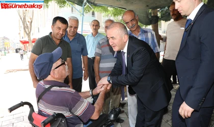 Vali Numan Hatipoğlu, Cuma Namazı Sonrası Vatandaşlarla Buluştu