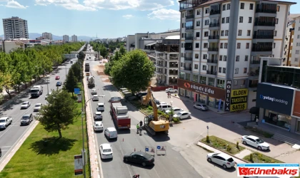 Elazığ Belediyesi, Cumhuriyet Mahallesi’nde Kanalizasyon Ve Yağmur Suyu Hattı Çalışmaları Başlattı