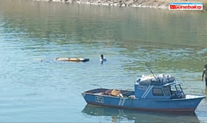 Pertek Feribot İskelesinde Korku Dolu Anlar: Araç Suya Düştü!